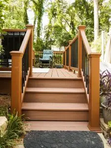 Deckorators certified pro-installers